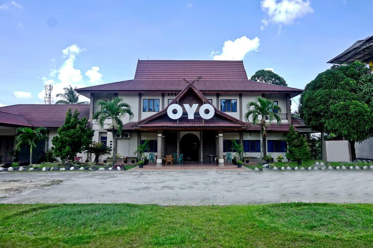 Hotel Oyo 627 Tirta Kencana Syariah Pekanbaru Exterior foto