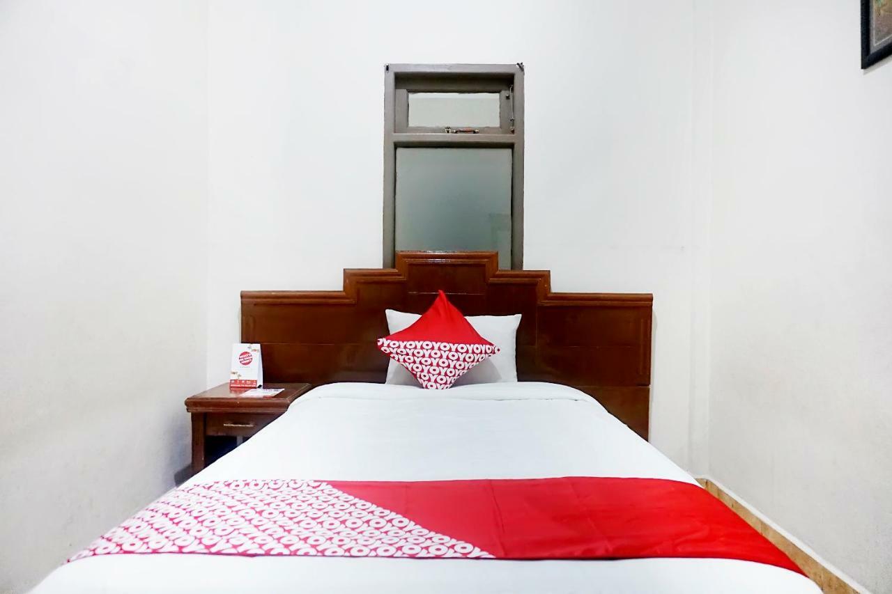 Hotel Oyo 627 Tirta Kencana Syariah Pekanbaru Exterior foto