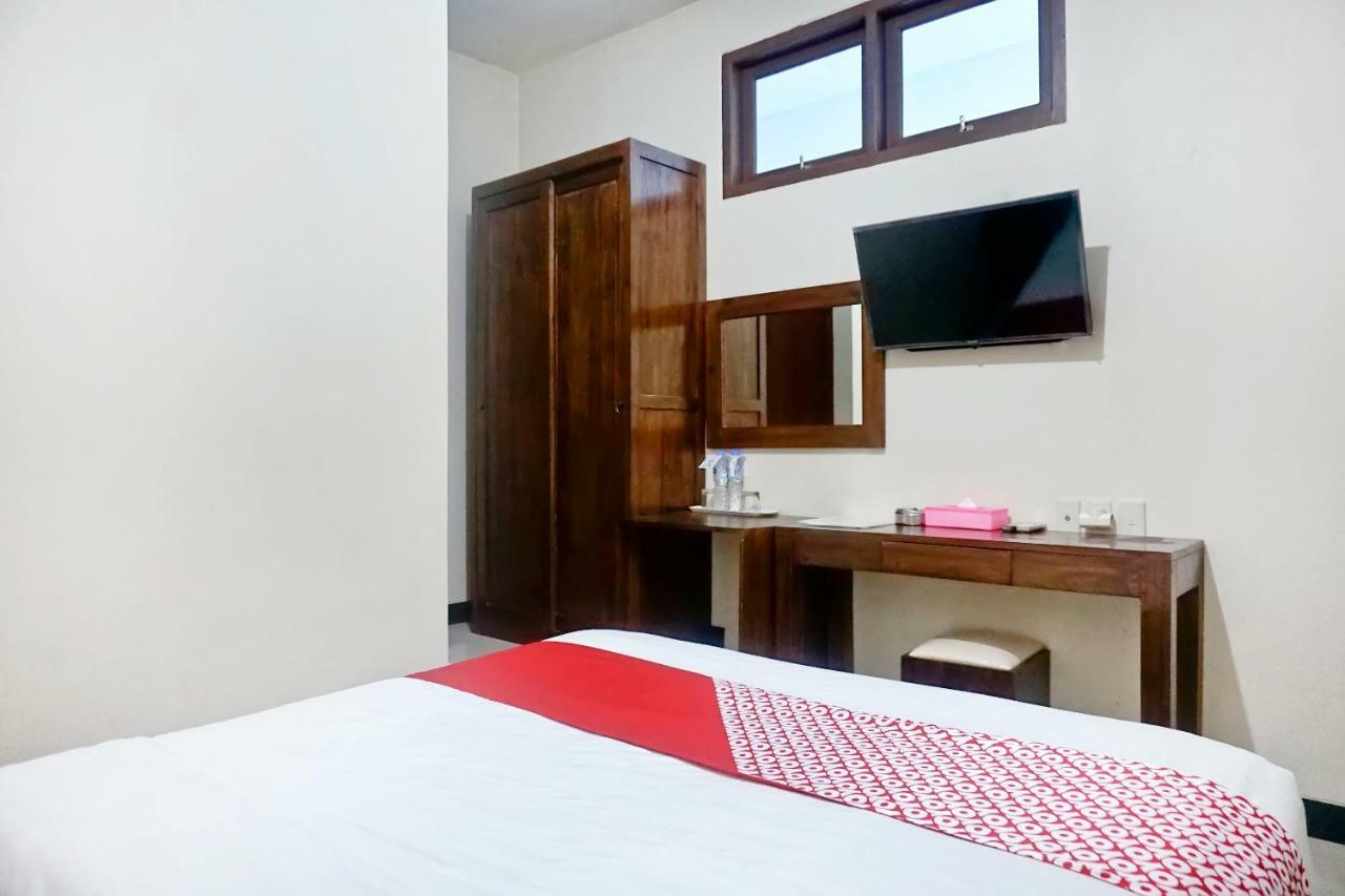 Hotel Oyo 627 Tirta Kencana Syariah Pekanbaru Exterior foto