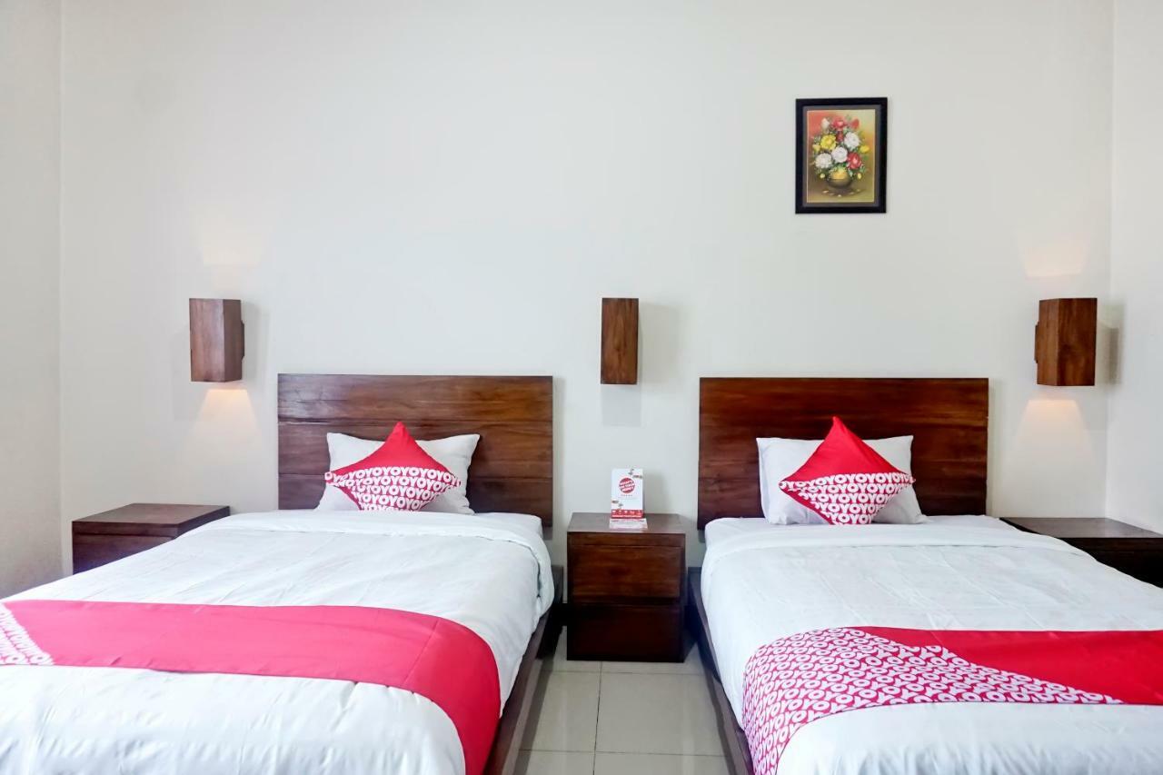 Hotel Oyo 627 Tirta Kencana Syariah Pekanbaru Exterior foto